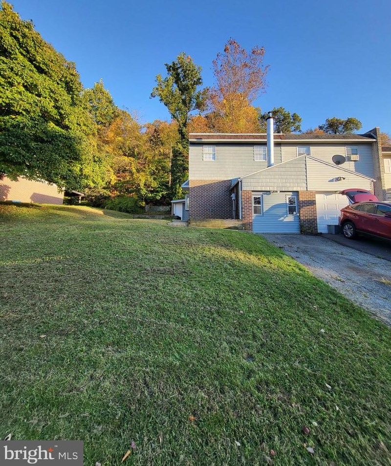 1140 Fox Run, Reading, PA 19606-1138
