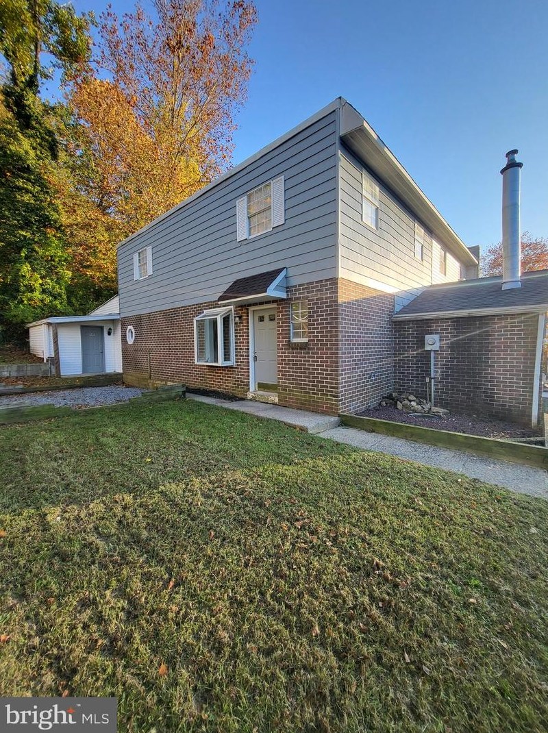 1140 Fox Run, Reading PA  19606-1138 exterior