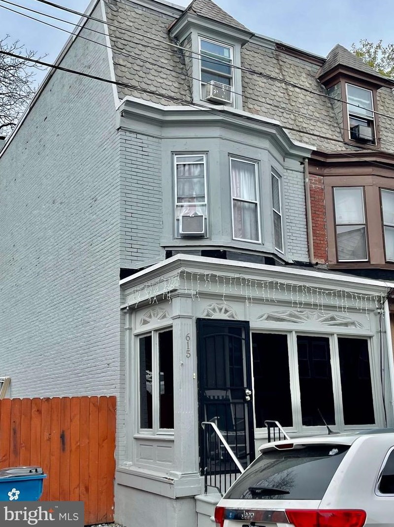 615 Thorn St, Reading, PA 19601-2822