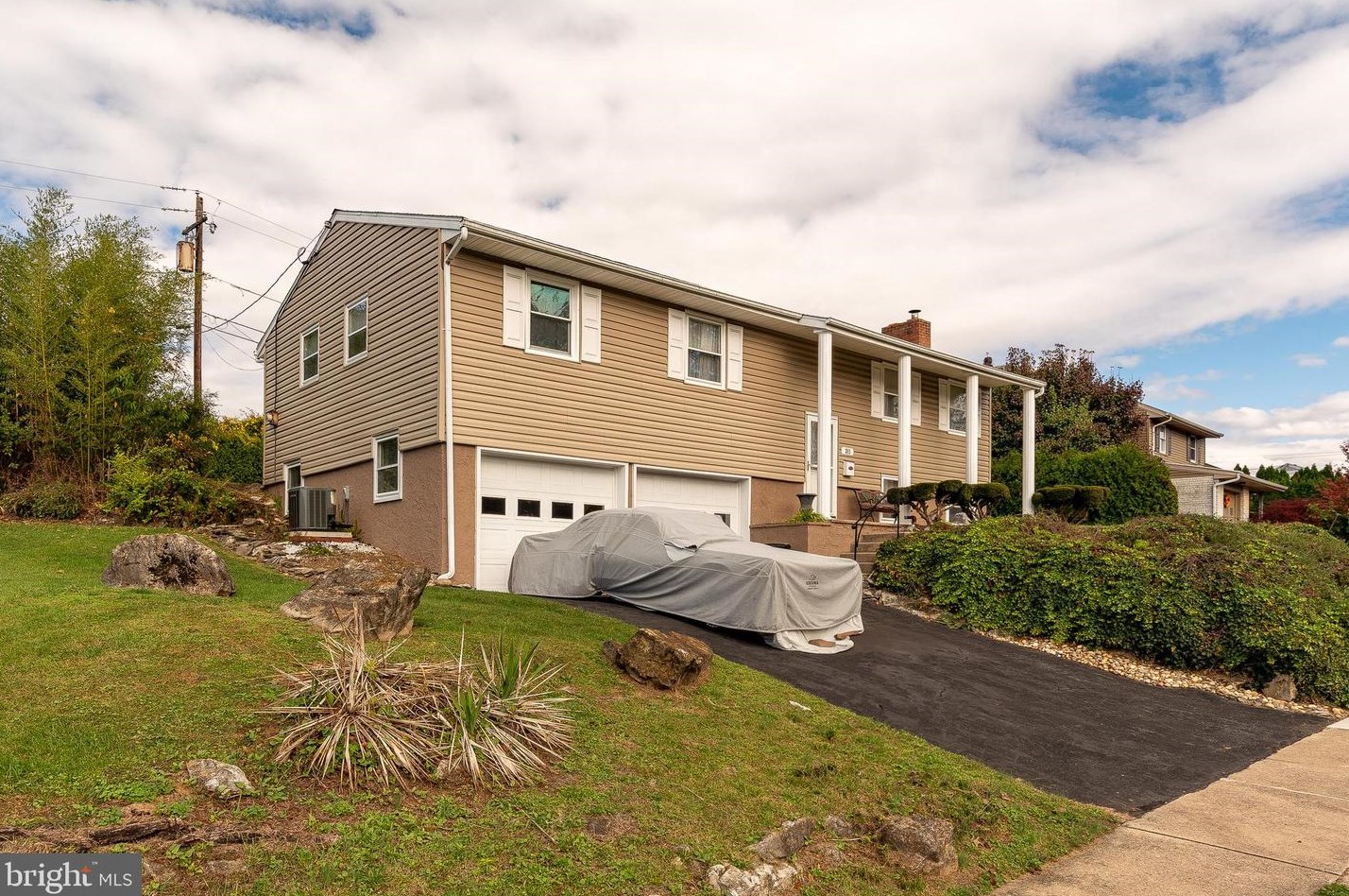 315 Morrison Rd, Reading, PA 19601-1160