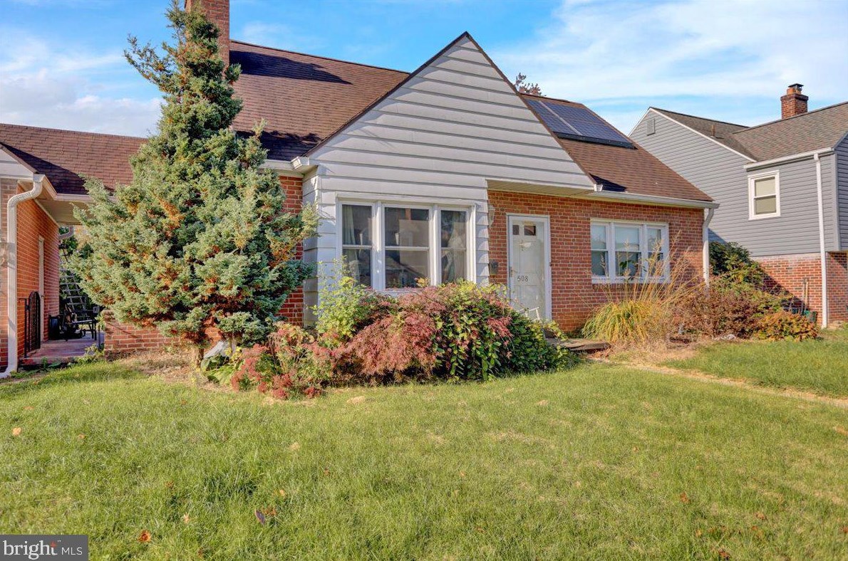 508 Dorchester Ave, Reading, PA 19609-2323