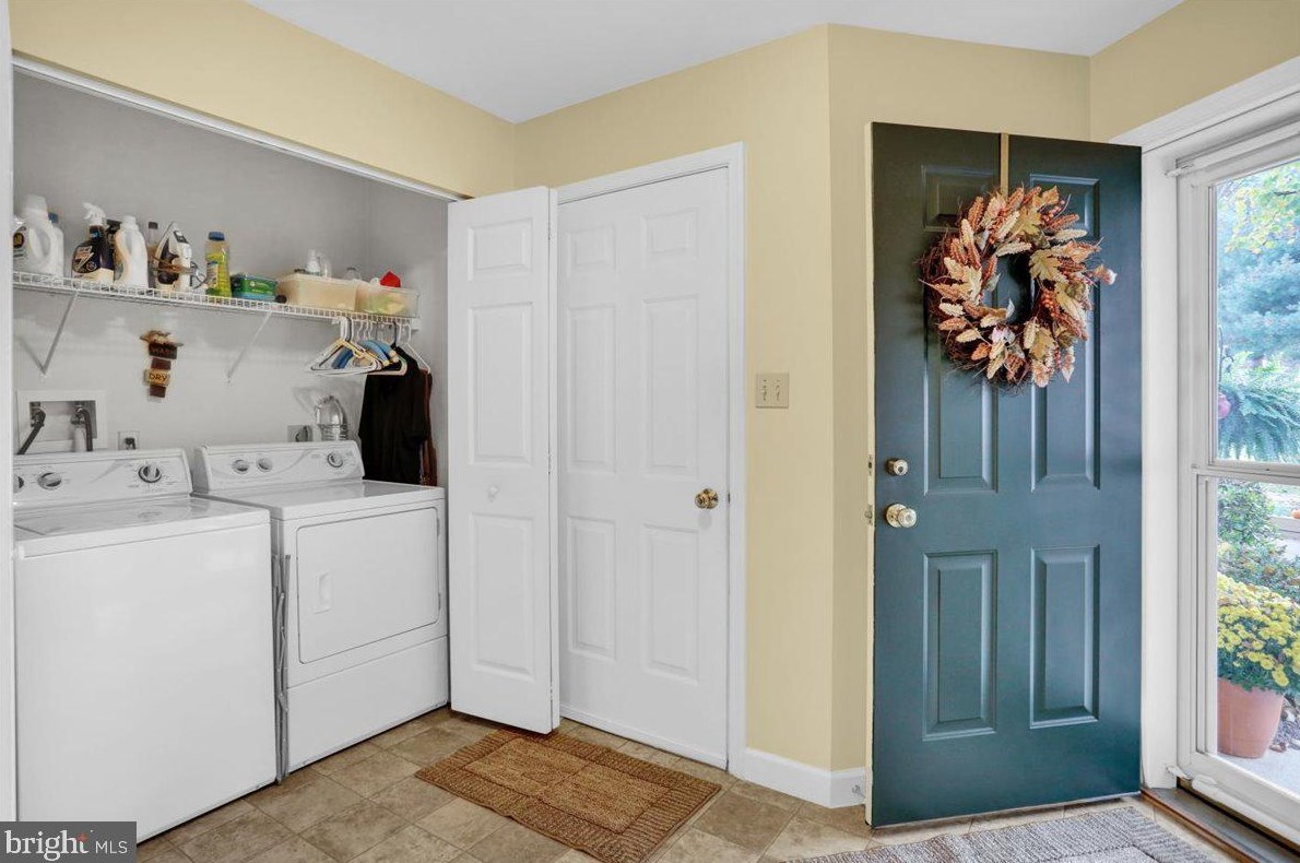 417 Epsilon Dr, Wernersville, PA 19565