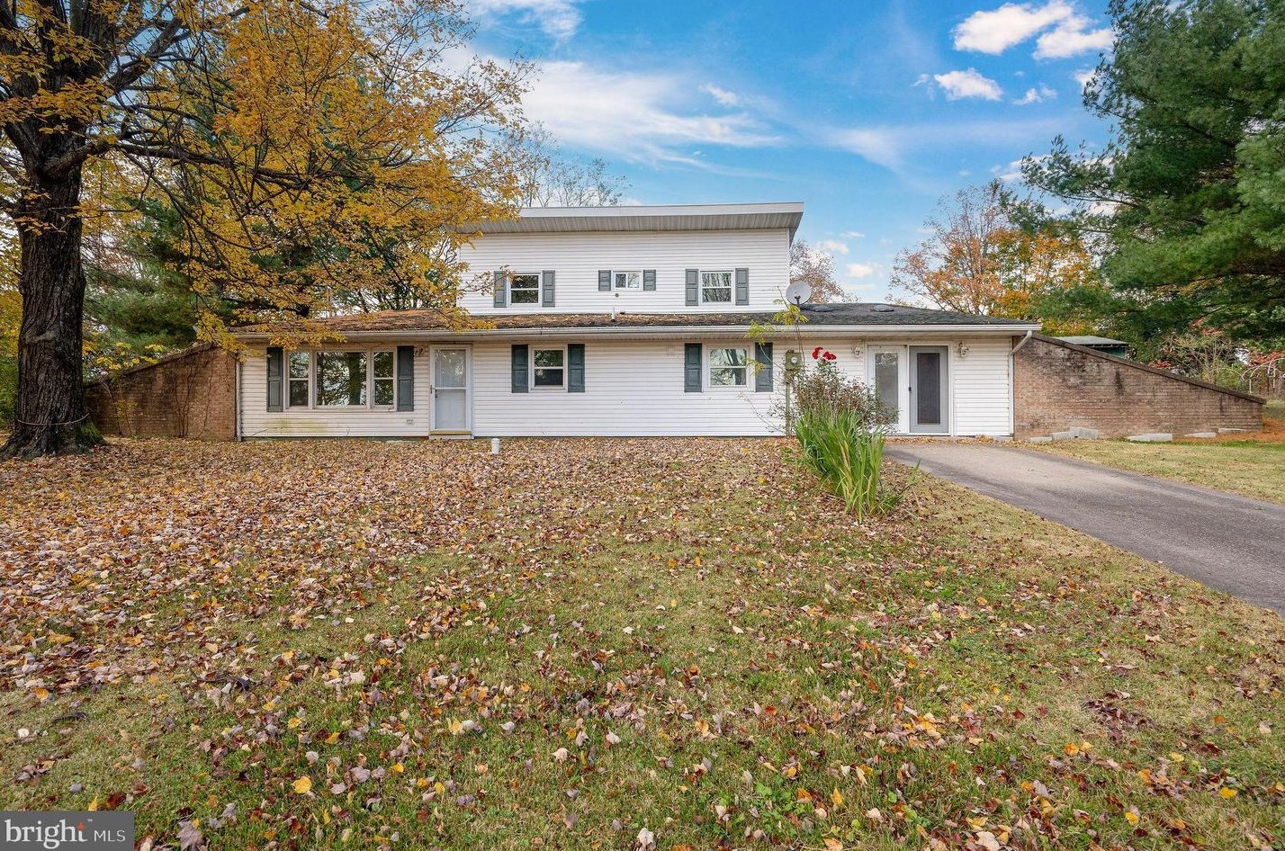 7 Moonlight Dr, Moselem, PA 19526