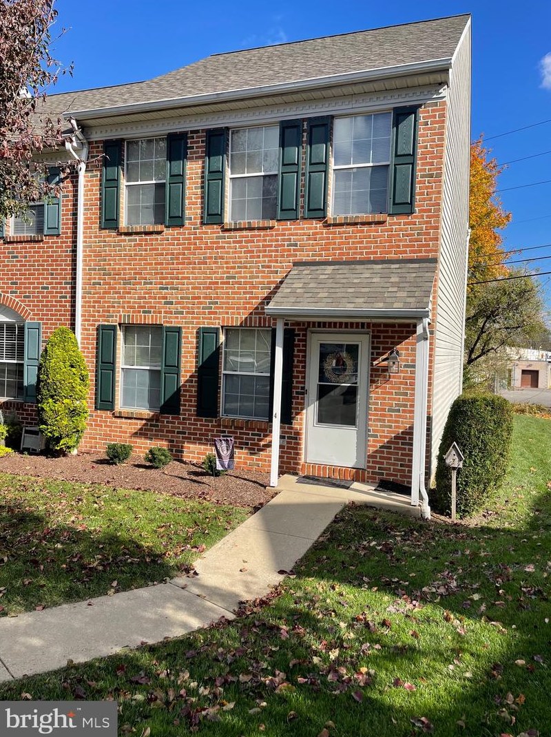 4 Becket Ct, Reading, PA 19607-2443