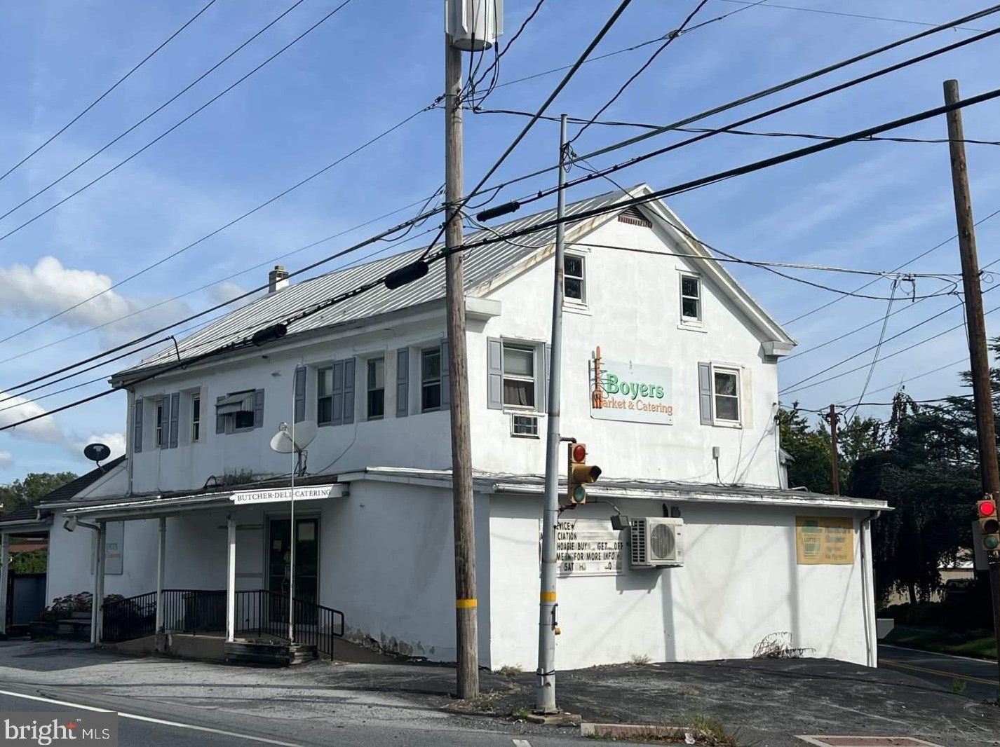 1104 Old Airport Rd, Douglassville, PA 19518-8922