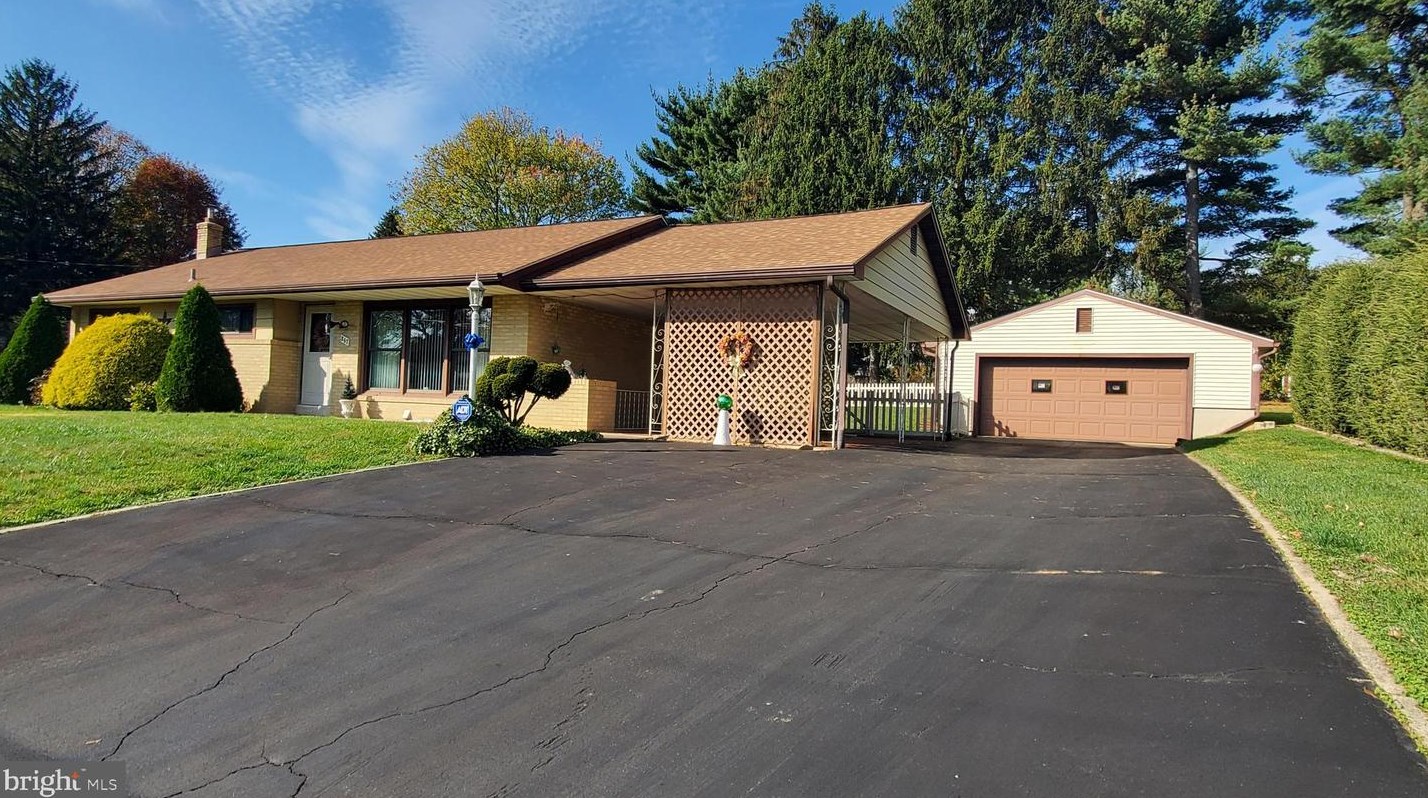 867 Elm St, Reading, PA 19605-1419