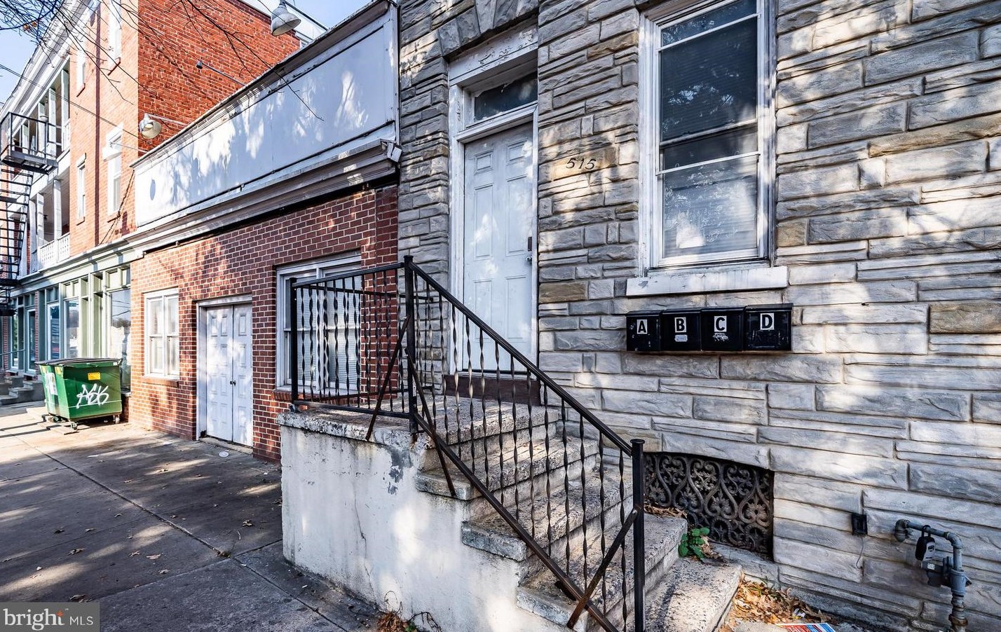 515 Laurel St, Reading PA  19602-2619 exterior