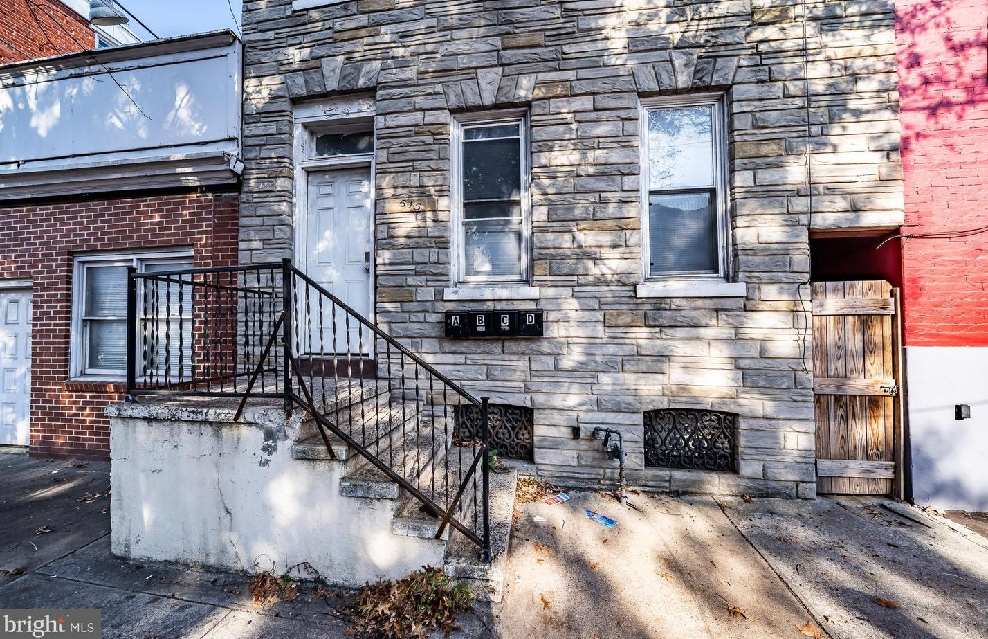 515 Laurel St, Reading PA  19602-2619 exterior