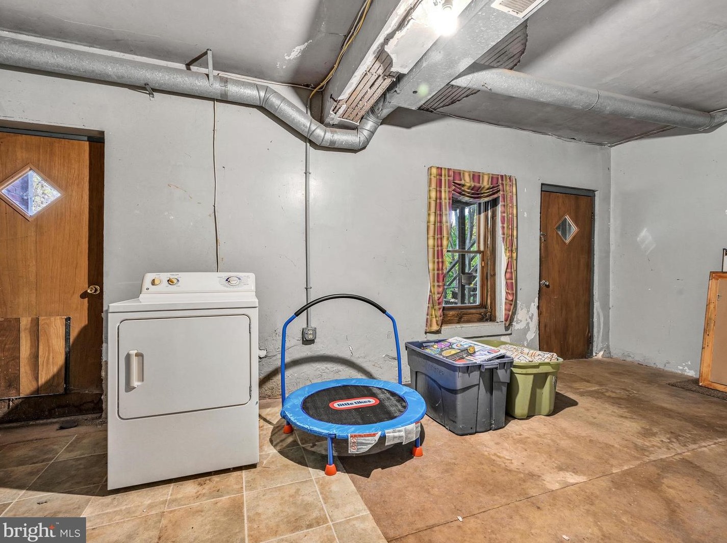 9 Madison St, Hummels Store PA  19540-1501 exterior