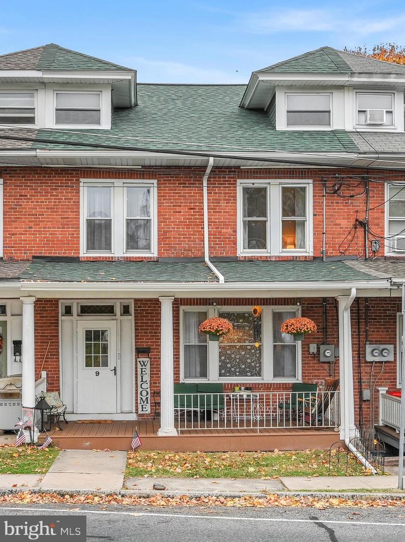 9 Madison St, Hummels Store PA  19540-1501 exterior