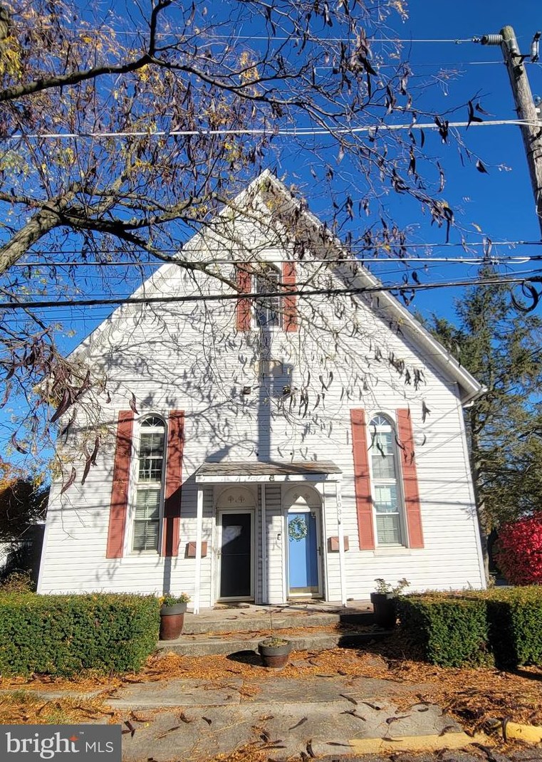 103 W Franklin St, Topton, PA 19562