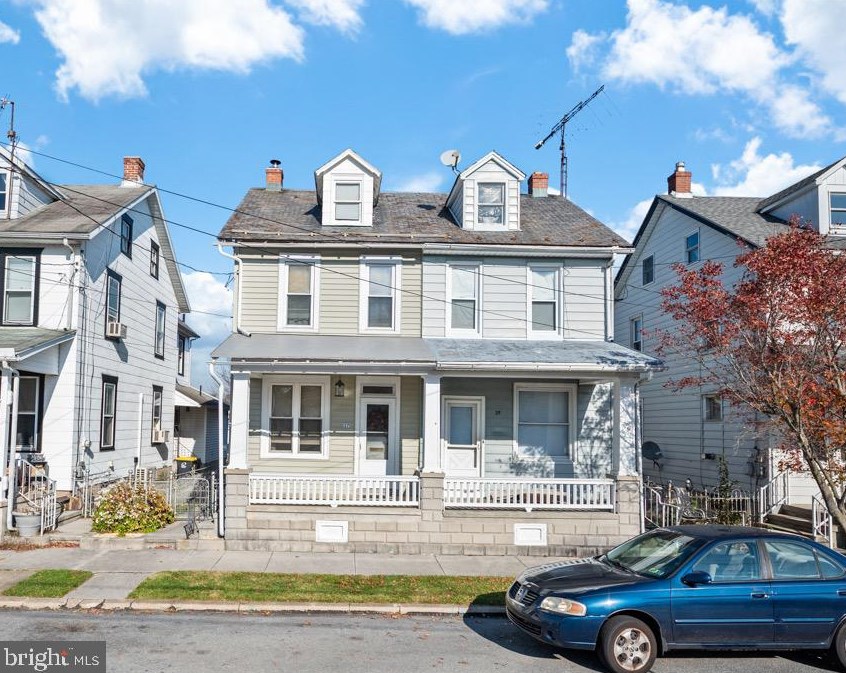37 Chestnut Ave, Robesonia, PA 19551-1201