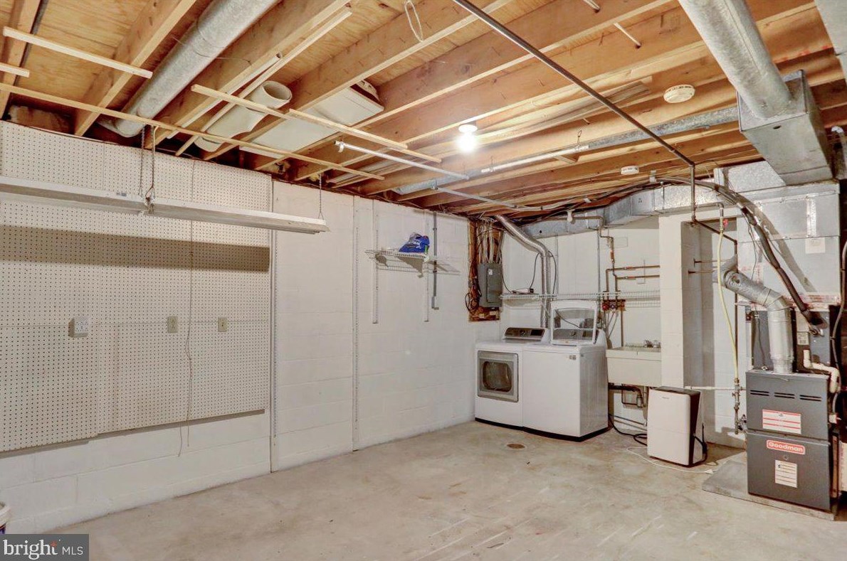 179 Oakmont Ct, Reading PA  19607-3406 exterior