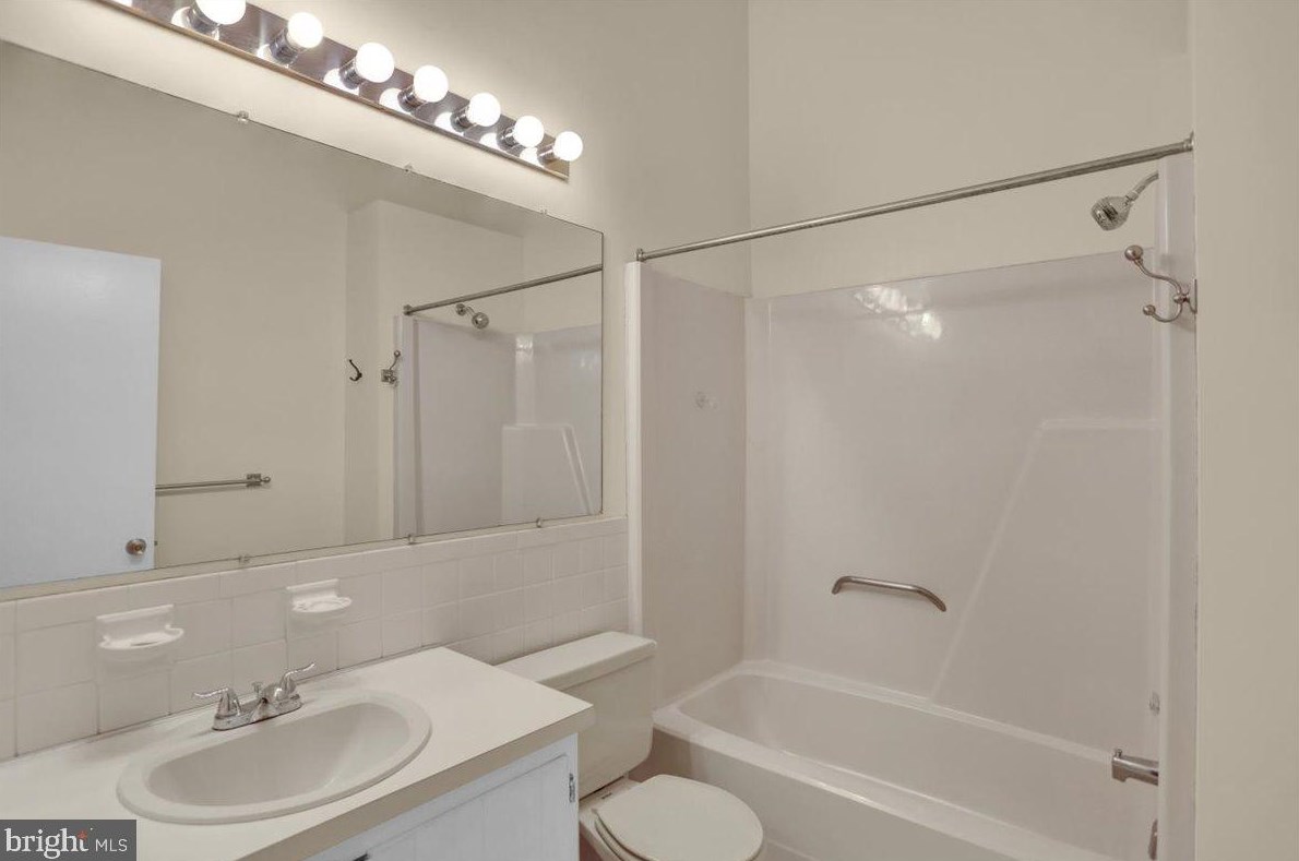 179 Oakmont Ct, Reading PA  19607-3406 exterior