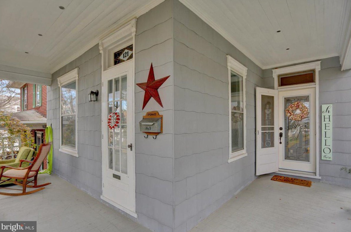 121 New Holland Ave, Reading PA  19607-2541 exterior