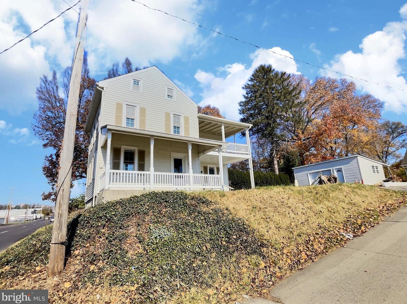 3003 Centre Ave, Reading PA  19605-2437 exterior