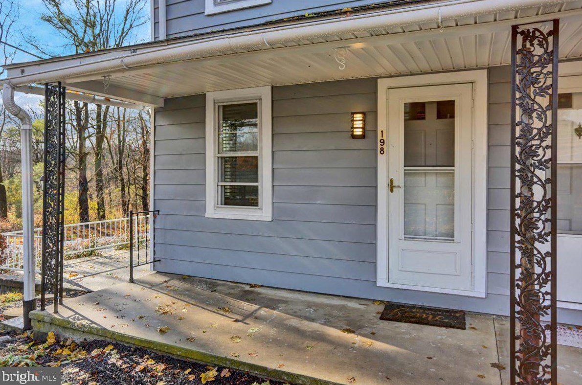 198 Sportsman Rd, Wernersville, PA 19565