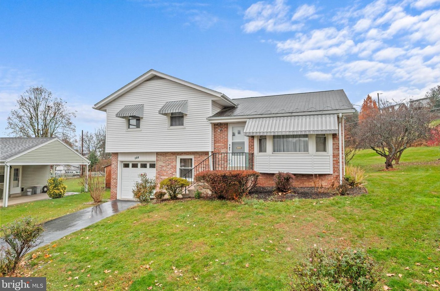104 Rose Ct, Reading, PA 19607-2519