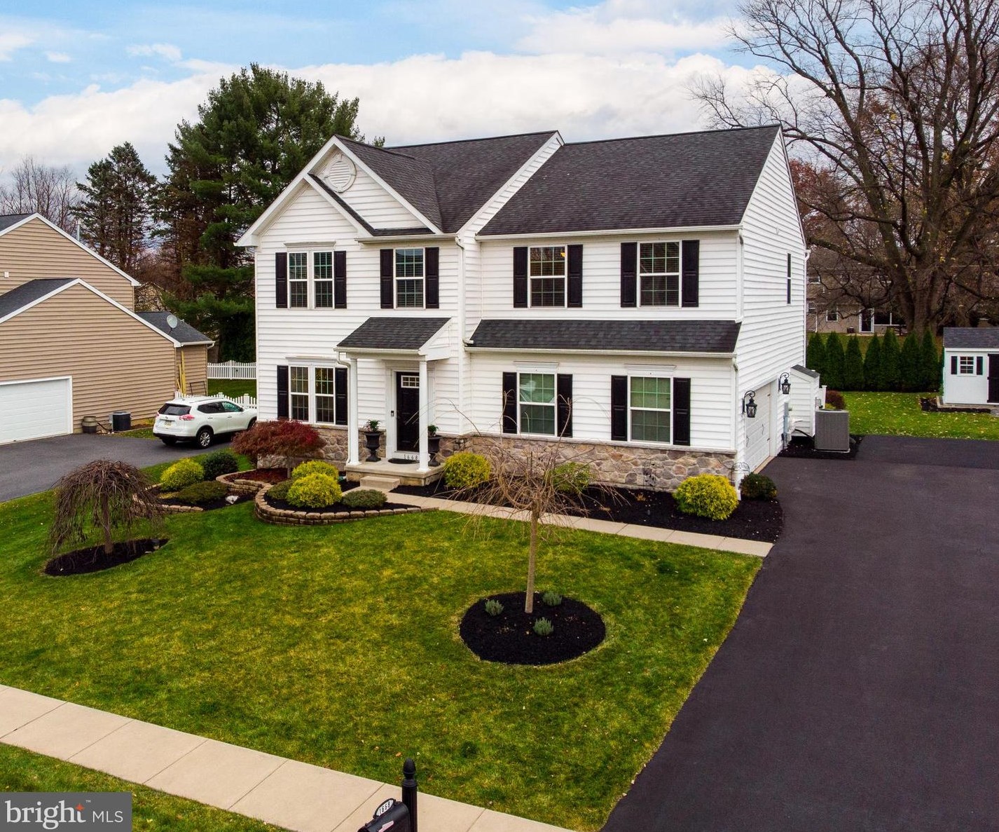 1668 Thistle Dr, Reading, PA 19610-1270