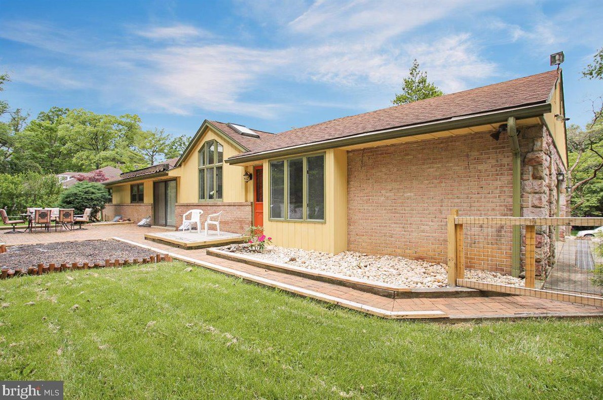 1835 Lorraine Rd, Reading PA  19604-1637 exterior