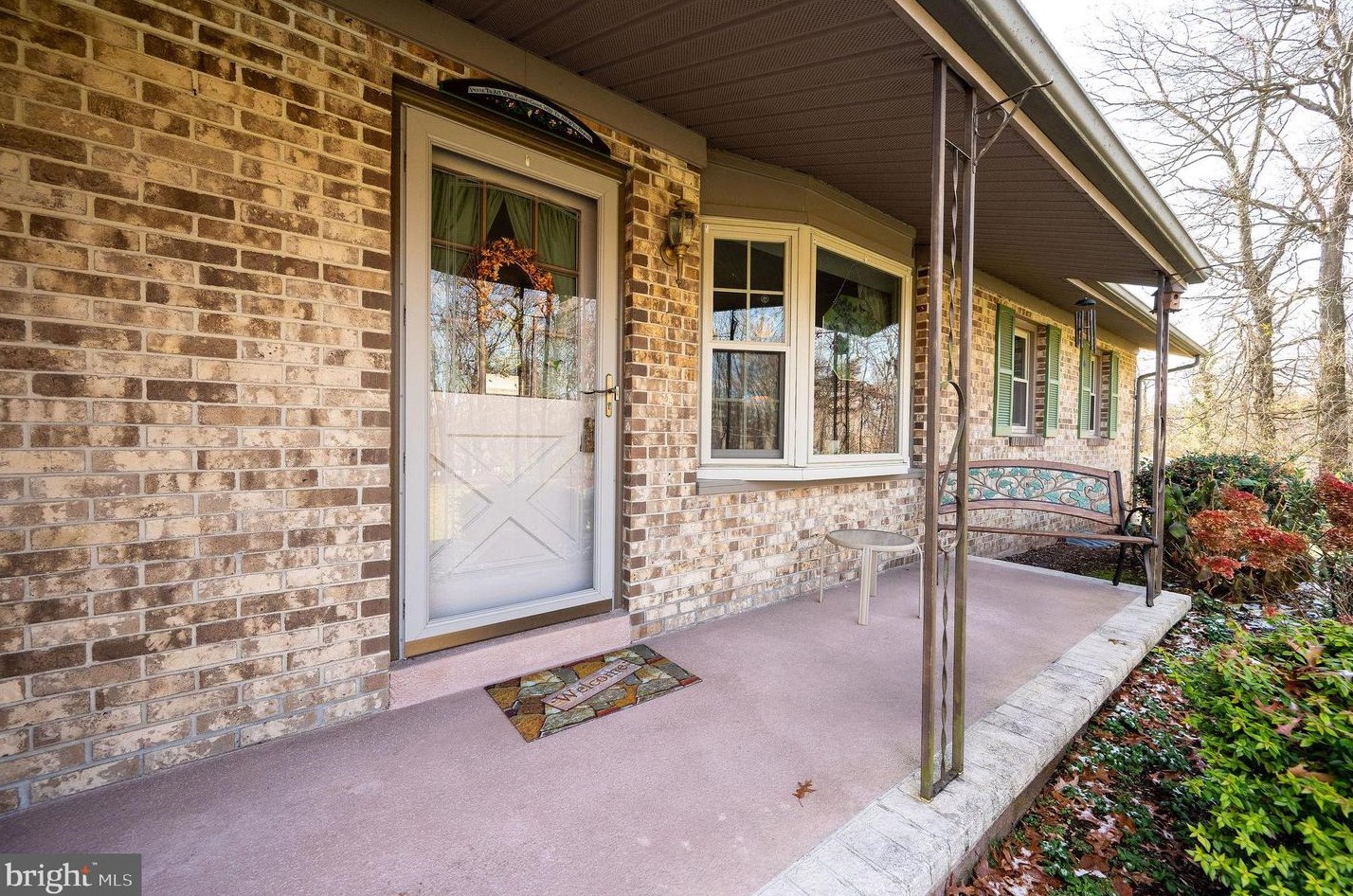 34 Shupp Ln, Hummels Store, PA 19540