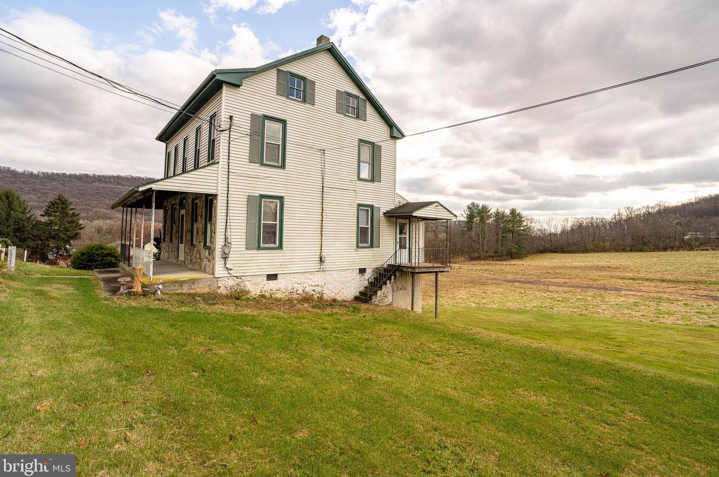 2406 Elizabeth Ave, Spring Valley, PA 19560