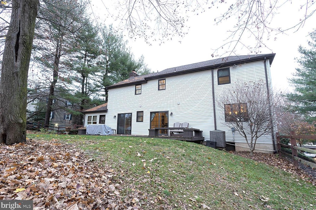 12 Estates Dr, Reading PA  19606-9595 exterior