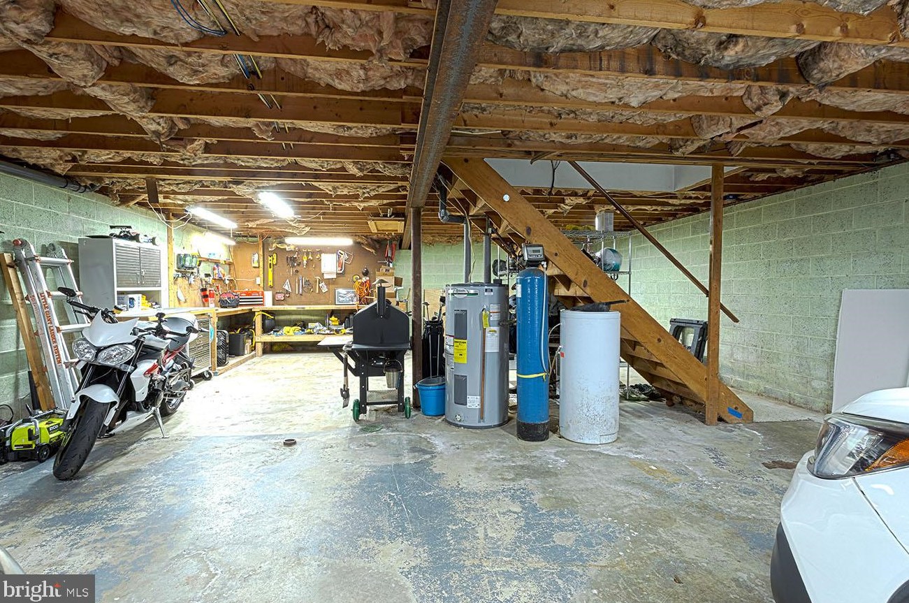 12 Estates Dr, Reading PA  19606-9595 exterior
