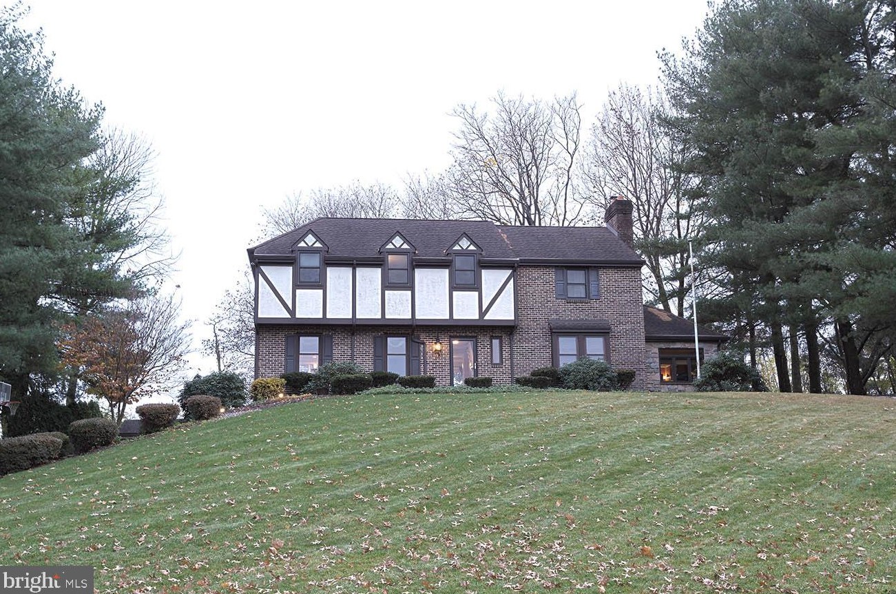 12 Estates Dr, Reading PA  19606-9595 exterior