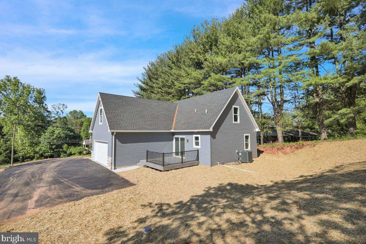 4545 Painted Sky Rd, Reading PA  19606-9518 exterior