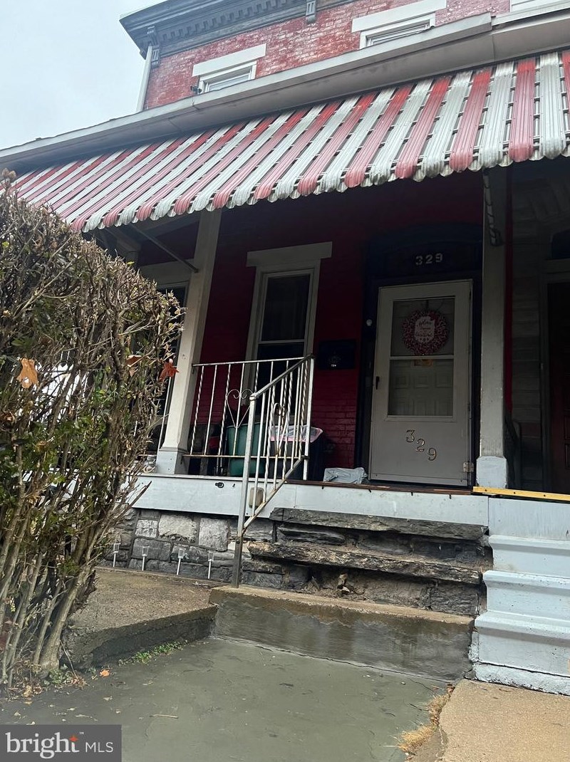 329 Pine St, Reading, PA 19602-2337