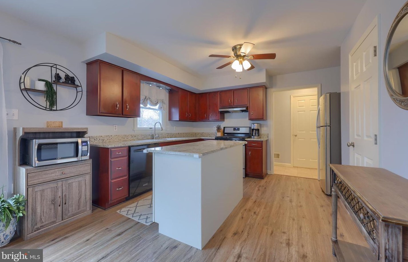 2460 Jefferson Ave, Reading PA  19609-2362 exterior