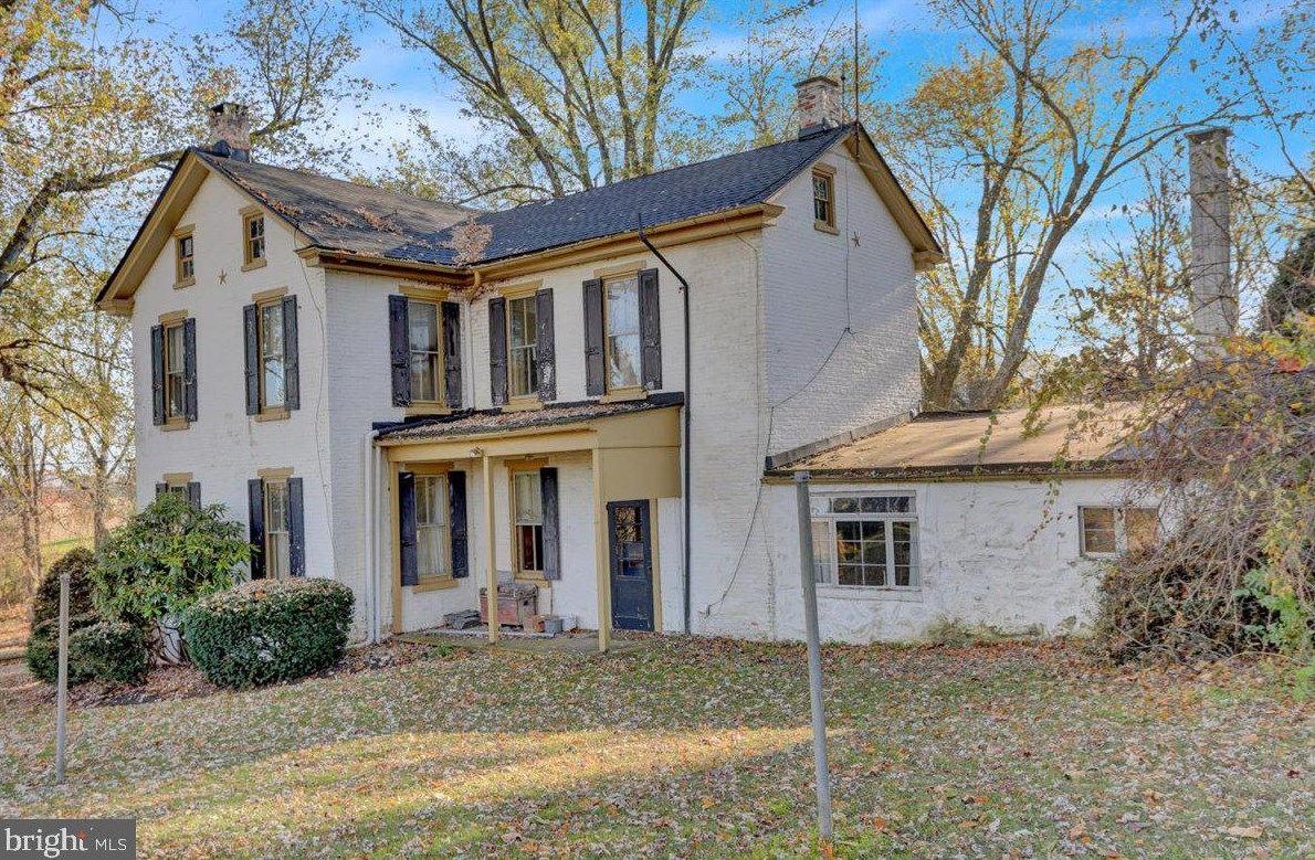 492 Wiest School Rd, Basket, PA 19547