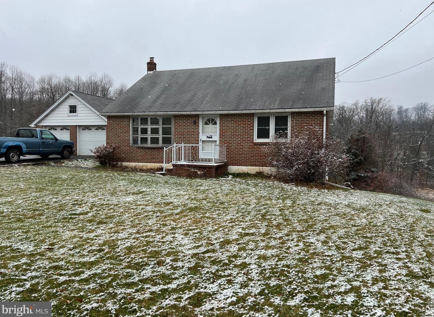 38 Sunset Hill Rd, Spangsville, PA 19512-7737