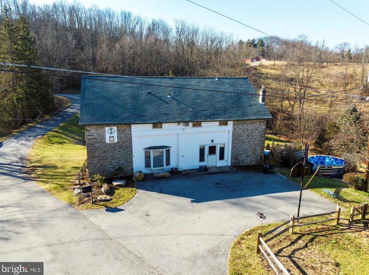 165 Nursery Rd, Steinsville, PA 19529