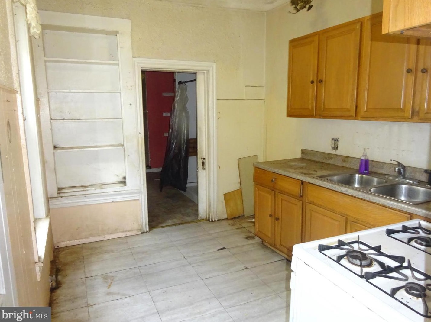 314 10th St, Reading, PA 19602-1917