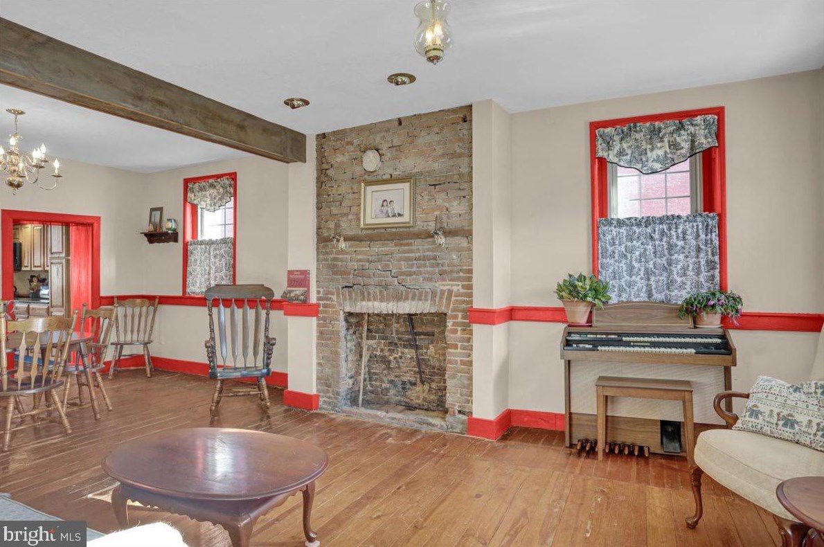 203 W Franklin St, Womelsdorf, PA 19567