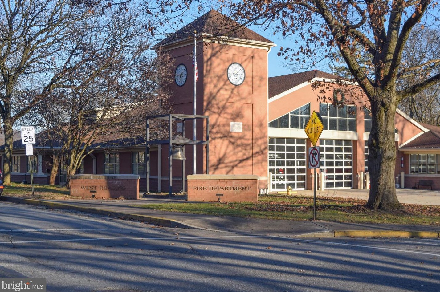 302 Playground Dr, Reading PA  19611-1526 exterior