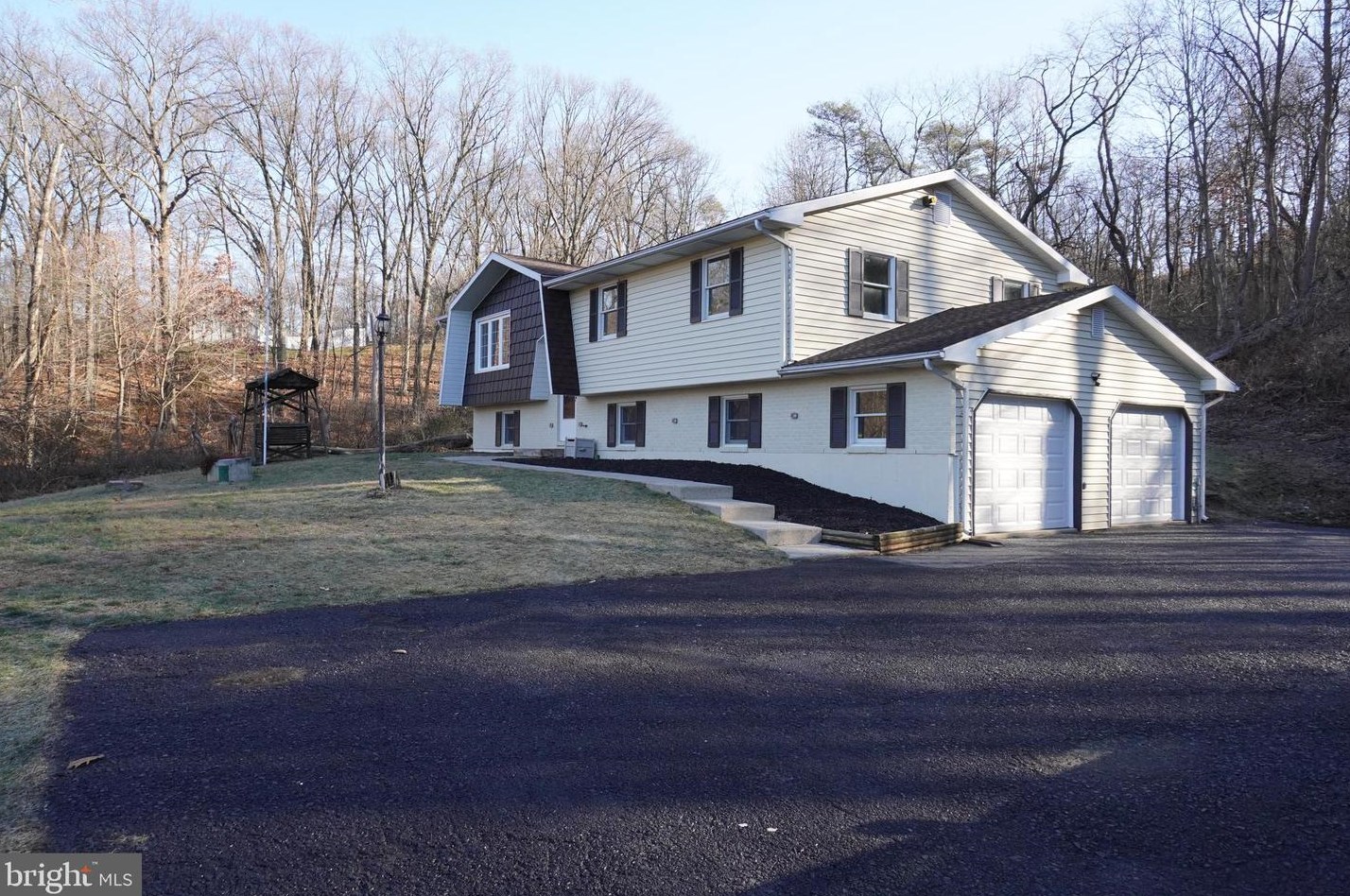 110 Mountain Ave, Moselem, PA 19526
