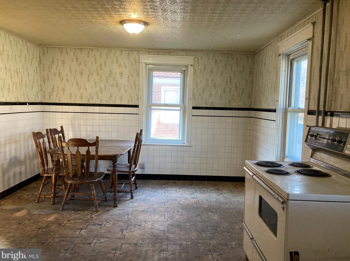 973 Fritztown Rd, Reading PA  19608-9356 exterior