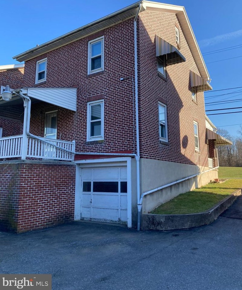 973 Fritztown Rd, Reading PA  19608-9356 exterior