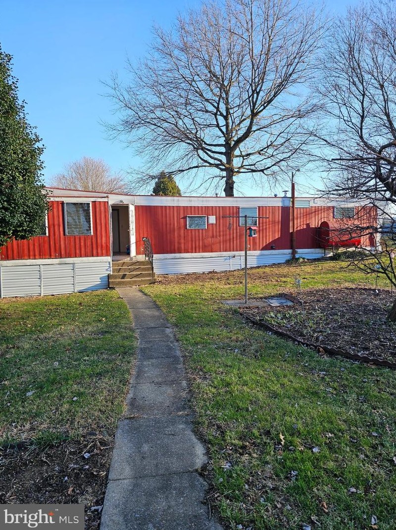 1649 Ridge Ave, Reading PA  19607-1426 exterior