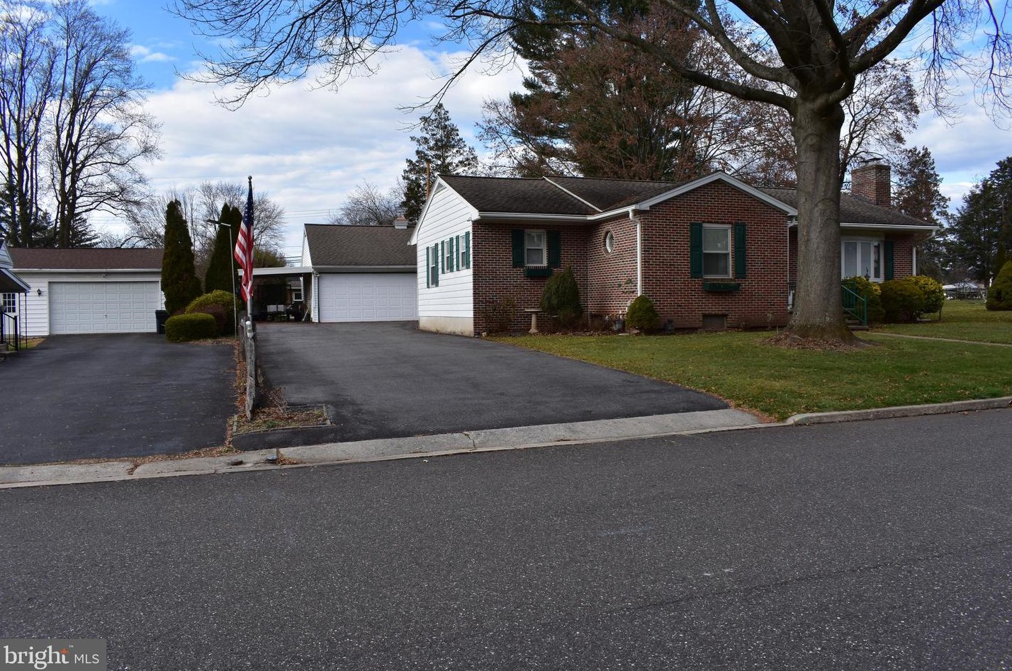 130 W 48th St, Reading, PA 19606