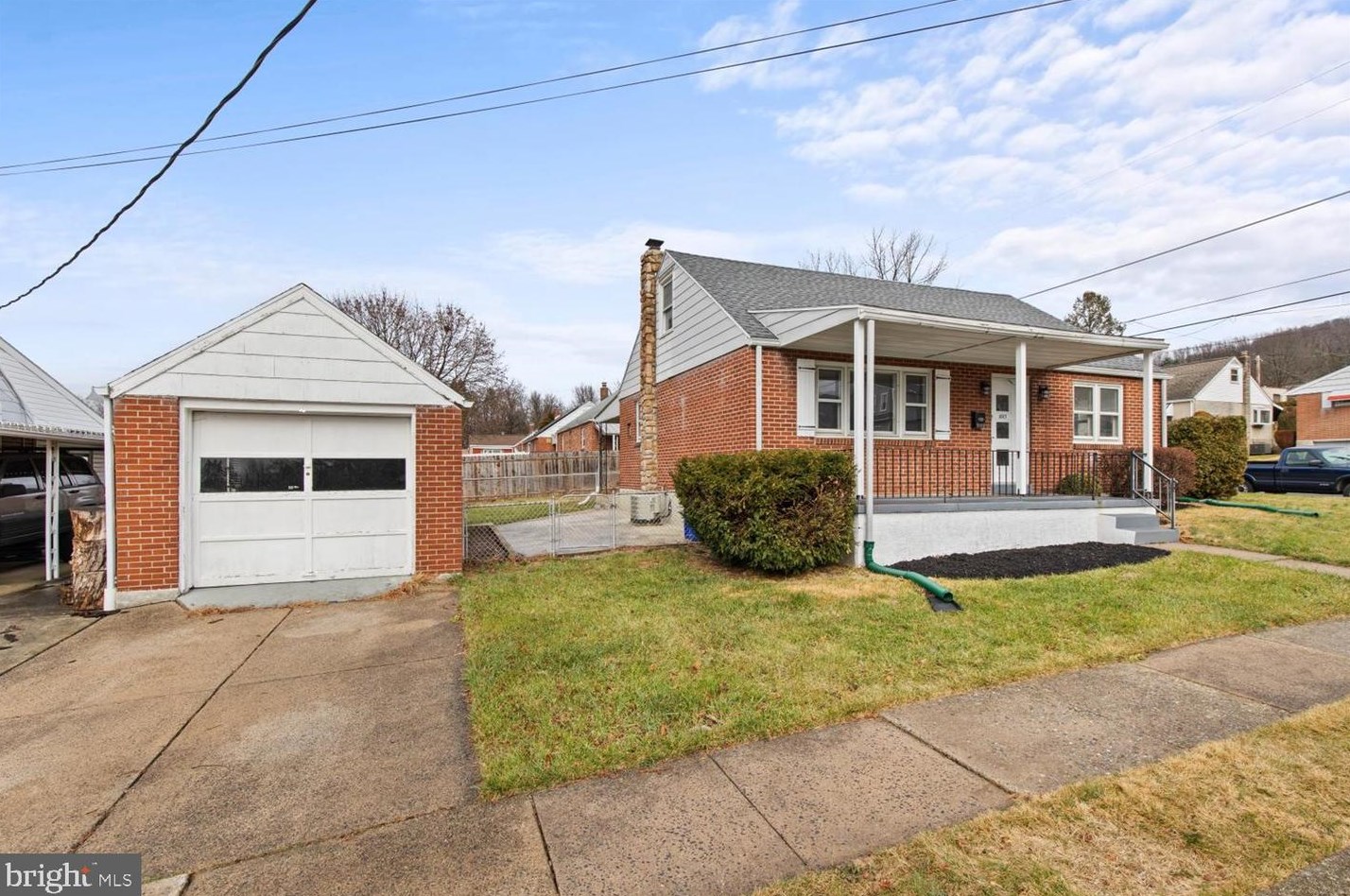 1803 County St, Reading, PA 19605-1914