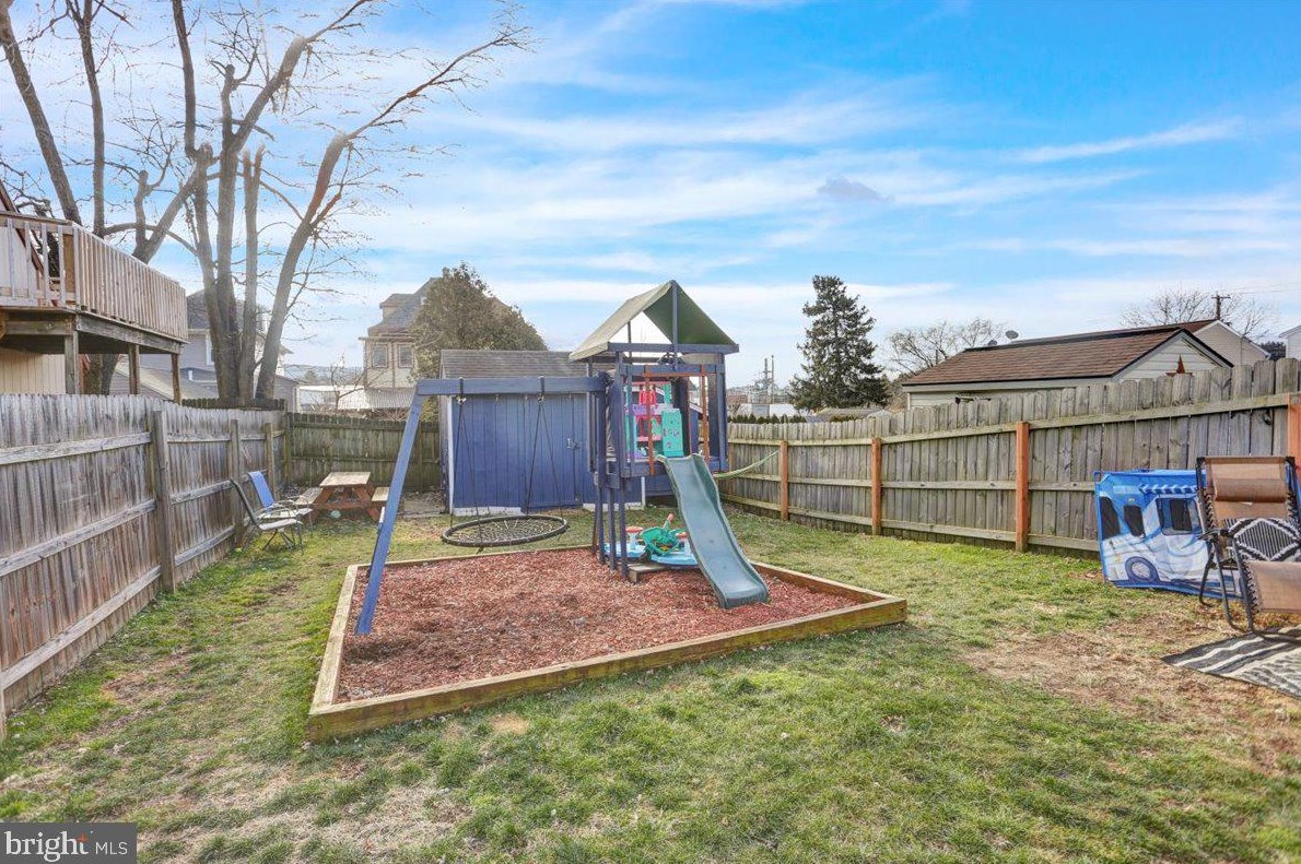 1516 Duke St, Reading PA  19605-2202 exterior
