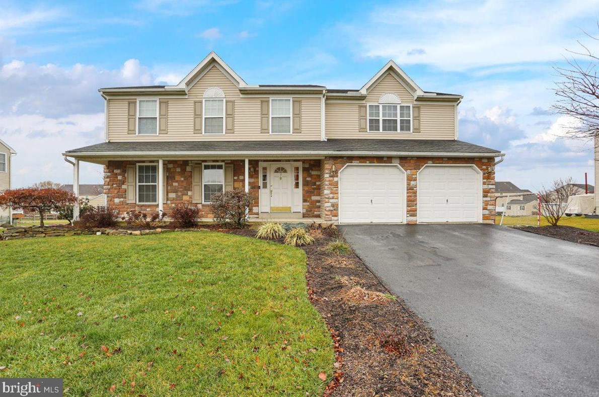 23 Edinboro Ln, Reading, PA 19605