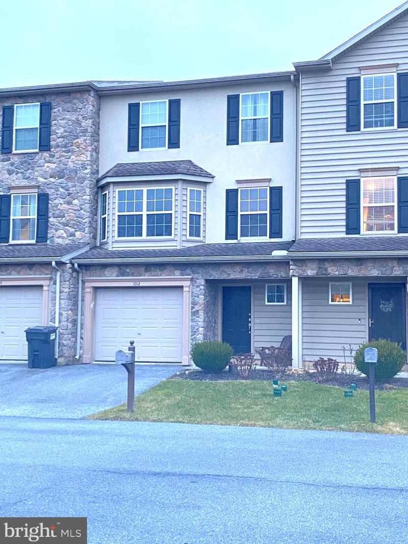 1012 Yarn Ct, Centre, PA 19541