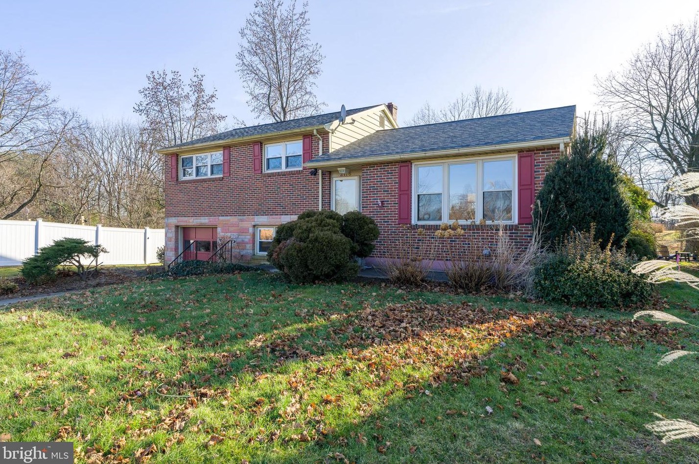2176 Reading, Reading, PA 19609