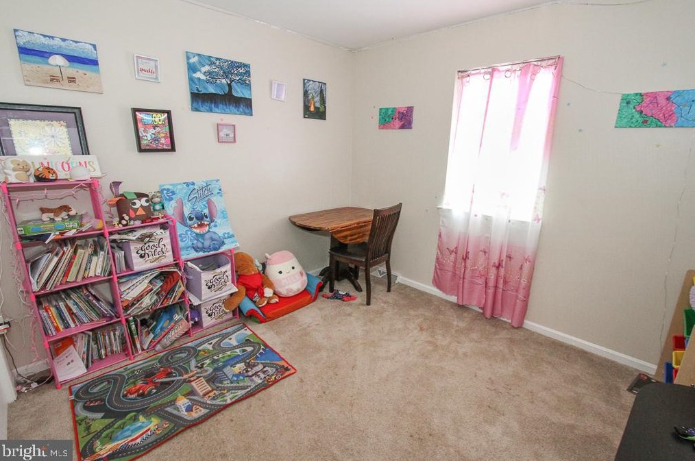 1905 Gring Dr, Reading PA  19610-1427 exterior