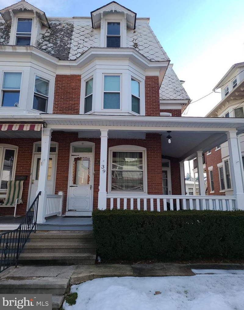 39 Sterley St, Reading, PA 19607-1864